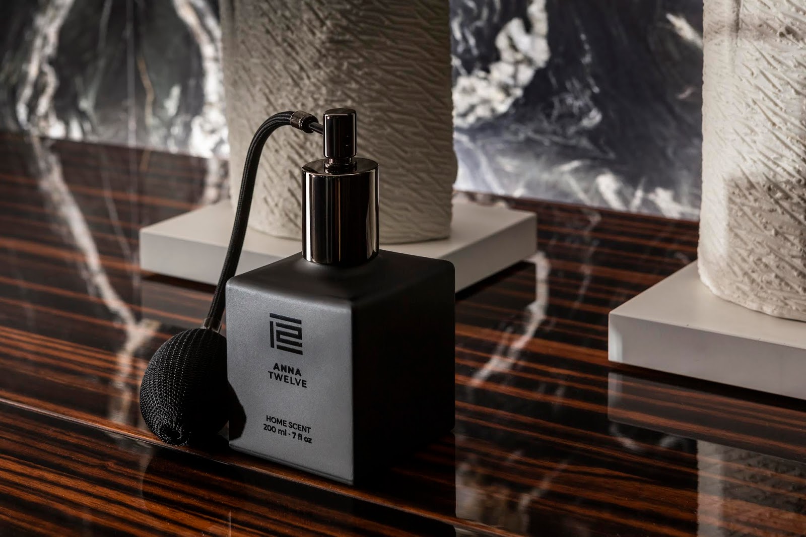 香水包裝設(shè)計(jì)圖片欣賞(圖1) 香水包裝設(shè)計(jì)圖片欣賞(圖1)