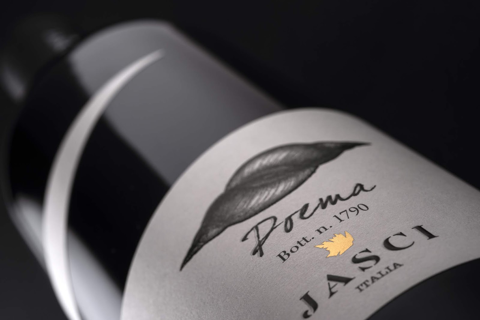 成都創(chuàng)意酒產(chǎn)品包裝設計分享(圖2) 成都創(chuàng)意酒產(chǎn)品包裝設計分享(圖2)