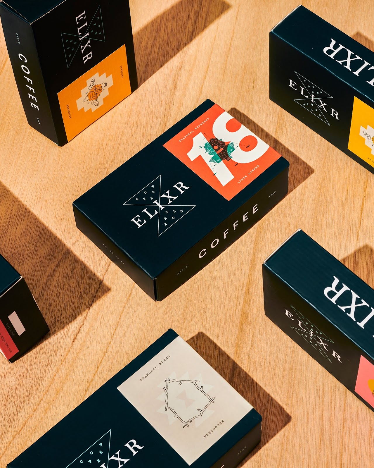 包裝盒設(shè)計(jì)像個(gè)寶石盒(圖2) 包裝盒設(shè)計(jì)像個(gè)寶石盒(圖2)