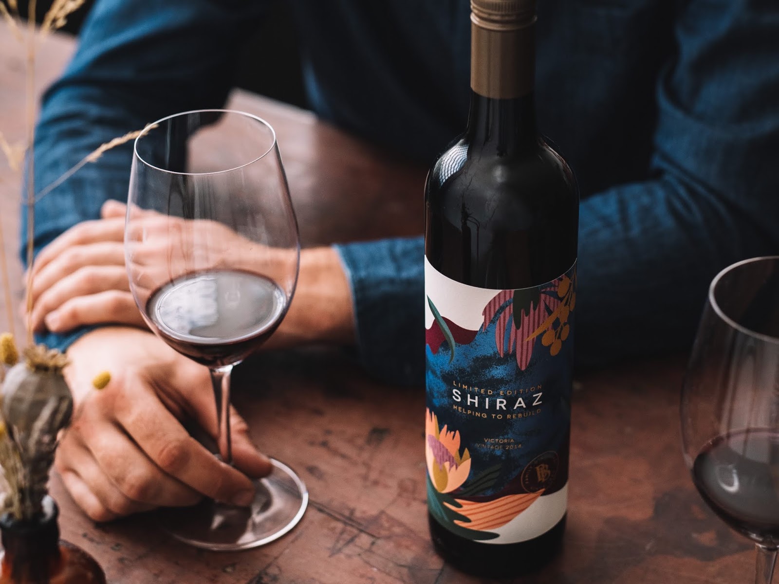 氣質(zhì)優(yōu)雅的葡萄酒包裝設(shè)計(圖3)