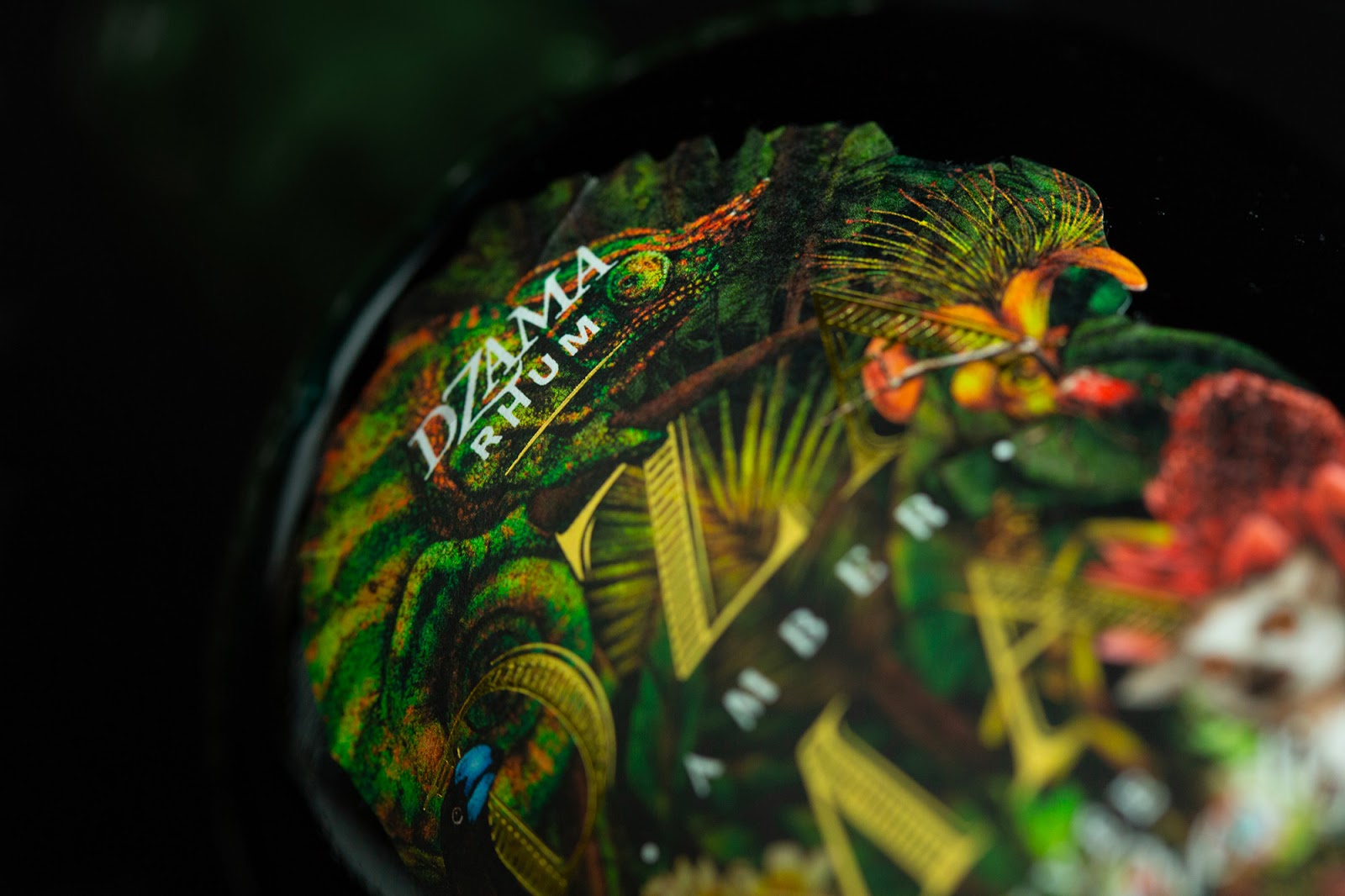 東營酒包裝設(shè)計這款看著很原始叢林(圖3)