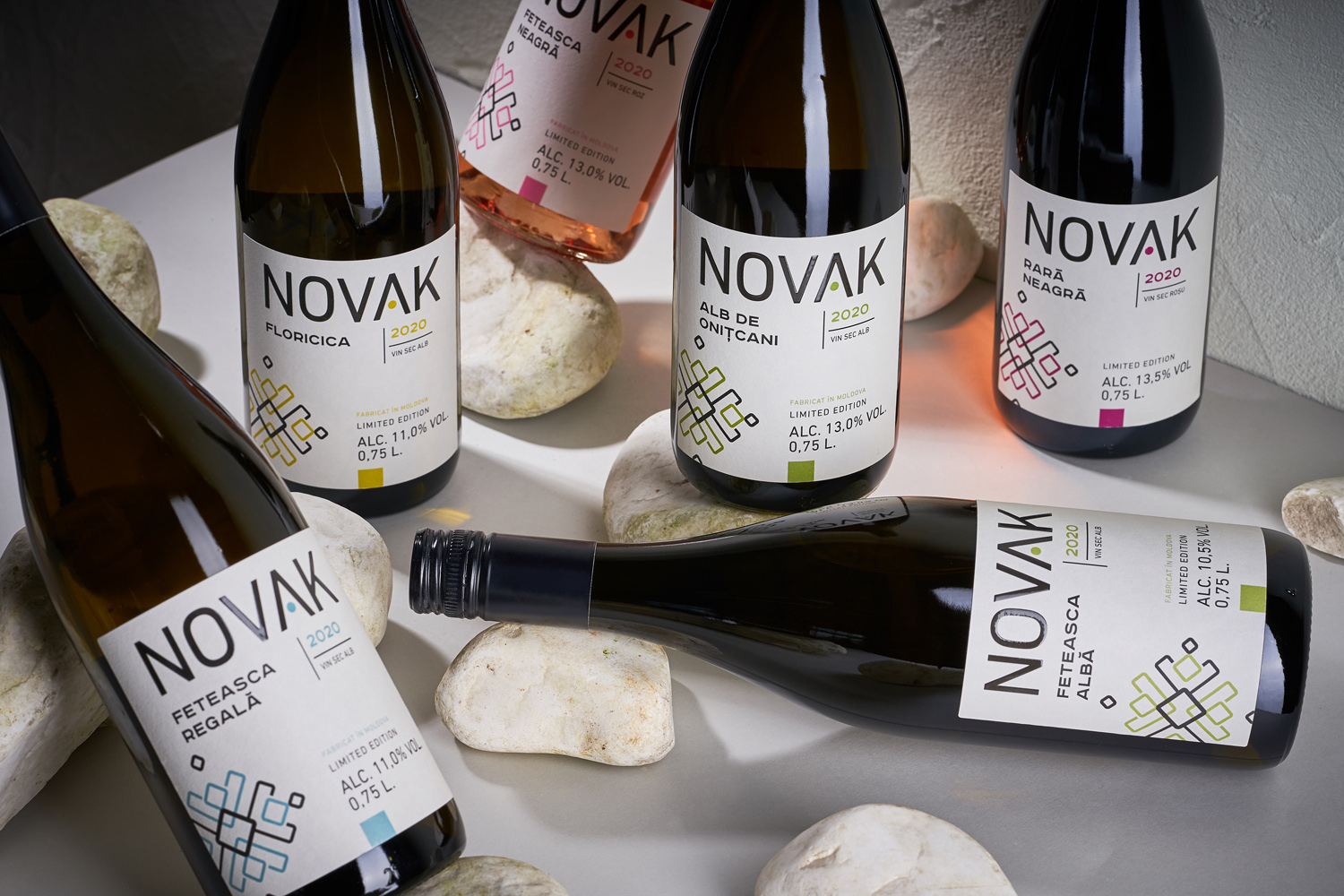 葡萄酒品牌視覺(jué)包裝設(shè)計(jì)(圖1)