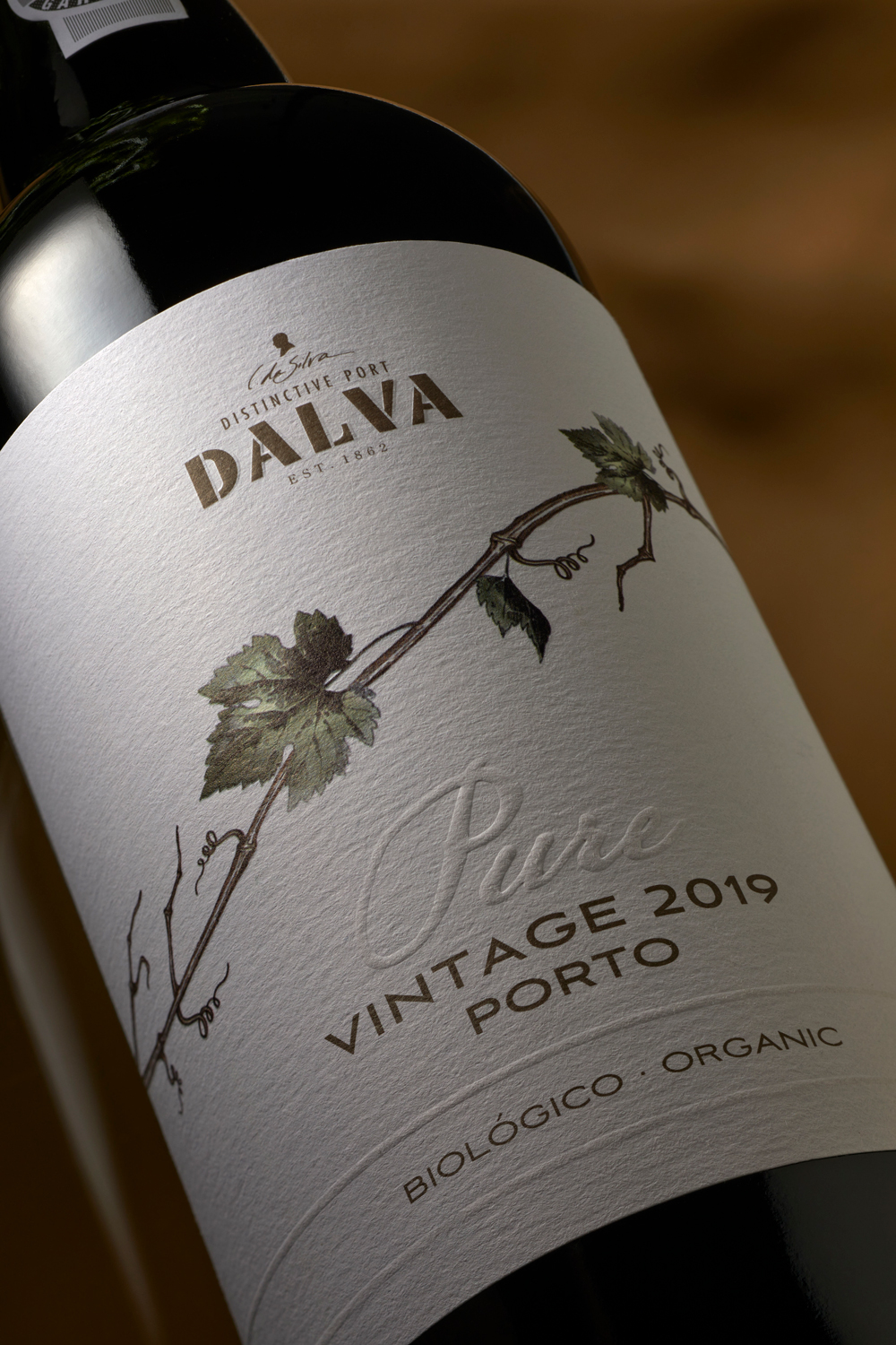 簡約設(shè)計的葡萄酒包裝設(shè)計欣賞(圖5)