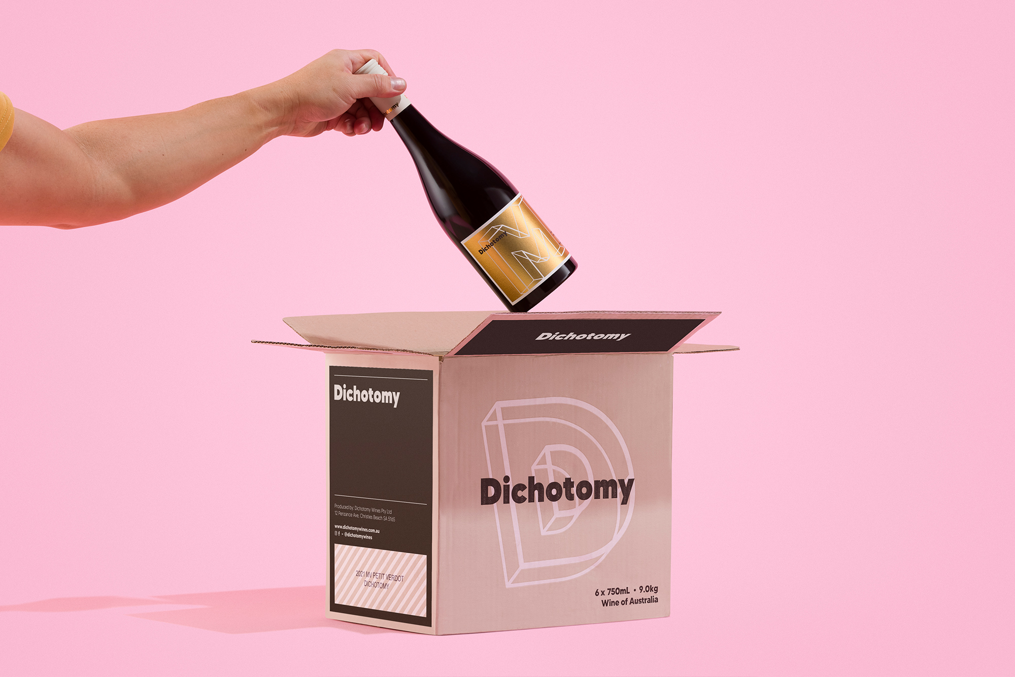 現代化葡萄酒包裝這樣設計從新鮮、有趣的角度來吸引高端市場(圖6)