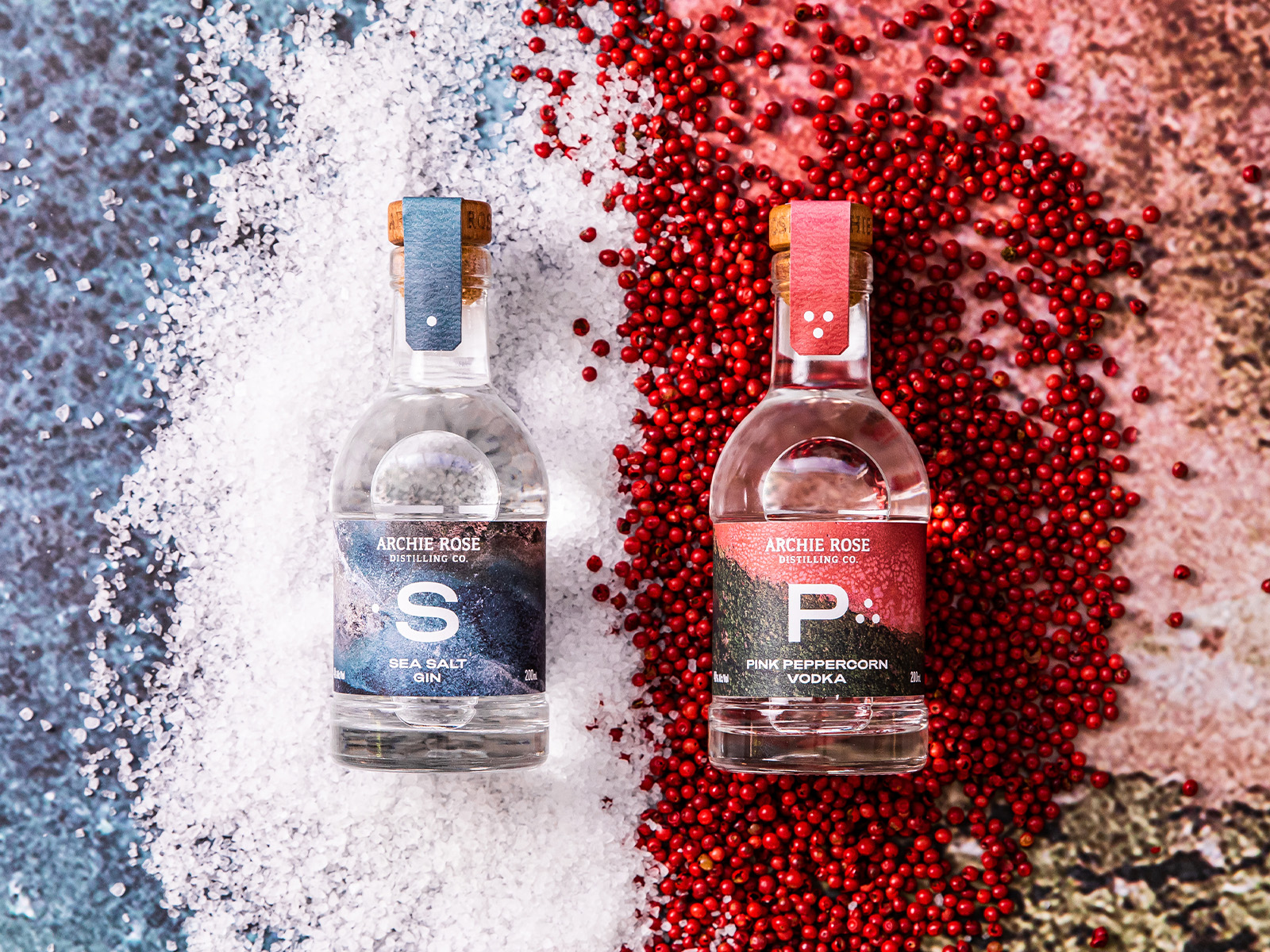 海鹽杜松子酒和粉紅胡椒伏特加的包裝設(shè)計(jì)作品參考(圖1)