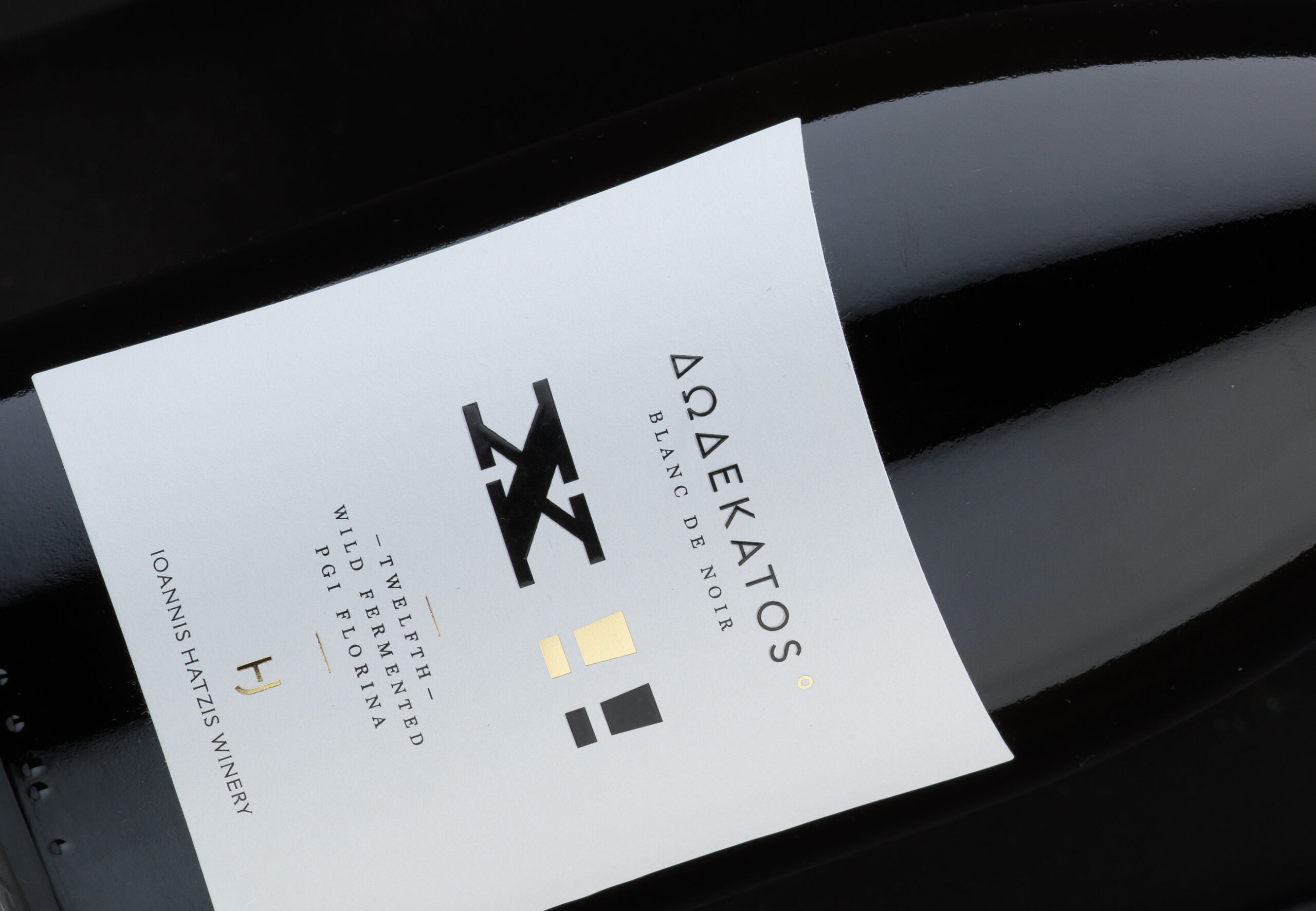 來(lái)自希臘獨(dú)特環(huán)境的葡萄酒包裝設(shè)計(jì)(圖4)