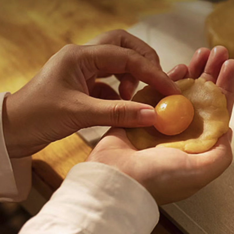 WING WAH 元朗榮華 流沙奶黃月餅 港式月餅 360g 禮盒裝包裝禮盒產(chǎn)品包裝創(chuàng)意設(shè)計(jì)欣賞(圖4)