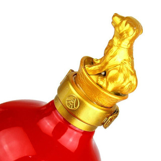 創(chuàng)意酒包裝設計五糧液生肖紀念酒戊戌狗年濃香型白酒瓶禮盒裝產(chǎn)品包裝設計欣賞(圖5)