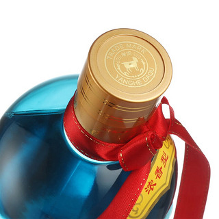 創(chuàng)意酒包裝設(shè)計(jì)洋河大曲酒新天藍(lán)濃香型白酒瓶整箱裝產(chǎn)品包裝設(shè)計(jì)欣賞(圖5)