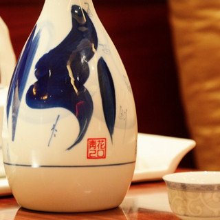 創(chuàng)意酒包裝設(shè)計(jì)青花20 53%vol 清香型白酒 375ml＊6瓶 整箱裝產(chǎn)品包裝設(shè)計(jì)欣賞(圖5)