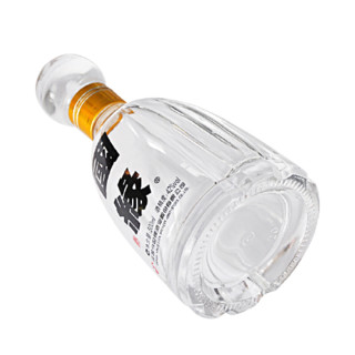 創(chuàng)意酒包裝設(shè)計四開幽雅醇厚型白酒單瓶裝產(chǎn)品包裝設(shè)計欣賞(圖4)