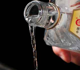 創(chuàng)意酒包裝設(shè)計玉蟬老酒大曲濃香型白酒產(chǎn)品包裝設(shè)計欣賞(圖7)